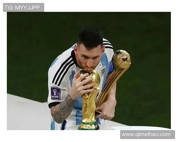 全球足球巨星背后的奋斗与荣耀：从青涩少年到顶级球王的成长之路